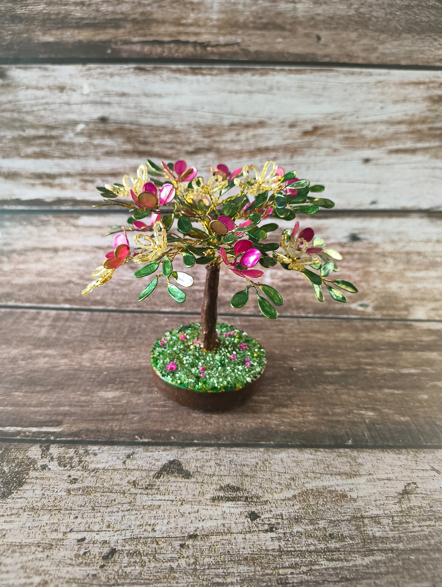 Desk metallic tree